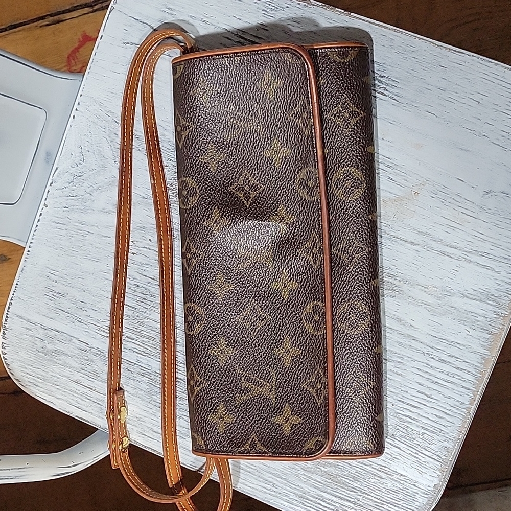 Louis Vuitton Vintage Monogram Canvas Pochette Twin GM Shoulder Bag